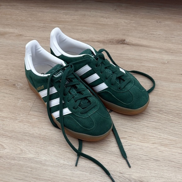 Adidas Gazelle shoes - Picture 2 of 4